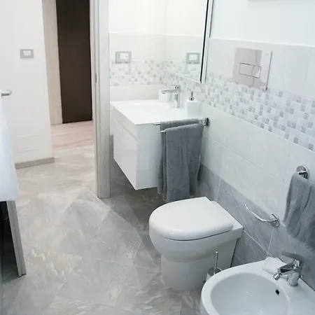 Tourist's קטאניה