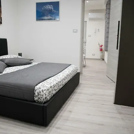 Tourist's * קטאניה